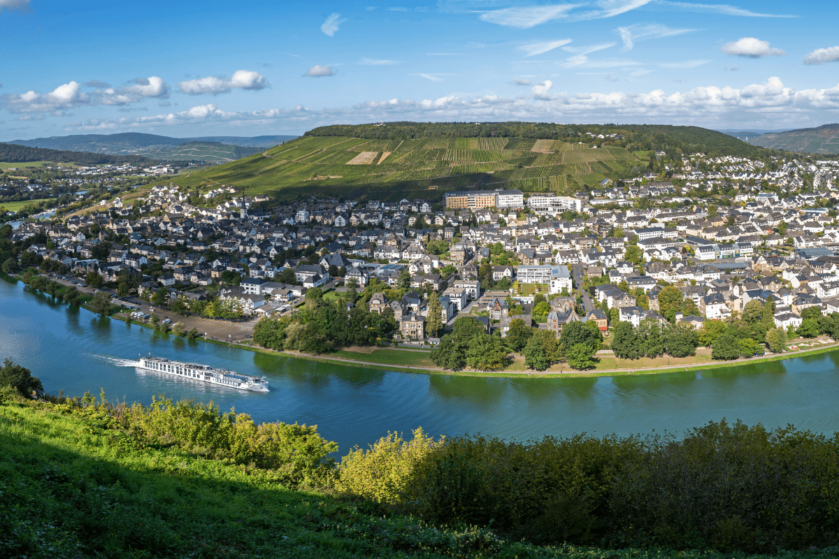 the one 異數風格_2026年_riverside隆河包船